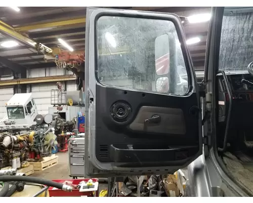 VOLVO VNL DOOR ASSEMBLY, FRONT