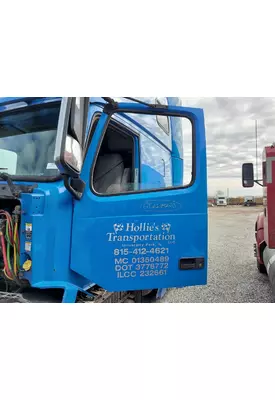 VOLVO VNL DOOR ASSEMBLY, FRONT