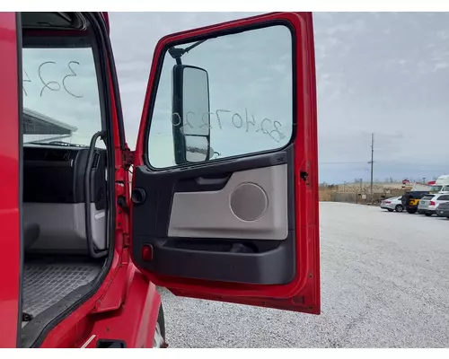 VOLVO VNL DOOR ASSEMBLY, FRONT