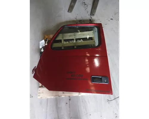 VOLVO VNL DOOR ASSEMBLY, FRONT