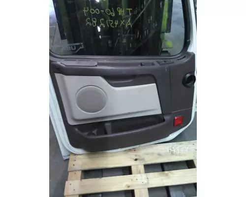 VOLVO VNL DOOR ASSEMBLY, FRONT