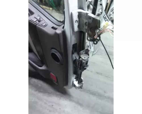 VOLVO VNL DOOR ASSEMBLY, FRONT