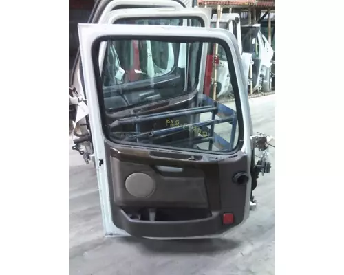 VOLVO VNL DOOR ASSEMBLY, FRONT