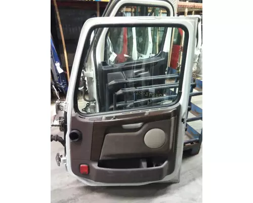 VOLVO VNL DOOR ASSEMBLY, FRONT