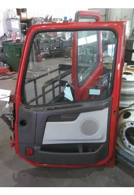 VOLVO VNL DOOR ASSEMBLY, FRONT