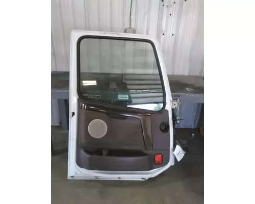 VOLVO VNL DOOR ASSEMBLY, FRONT