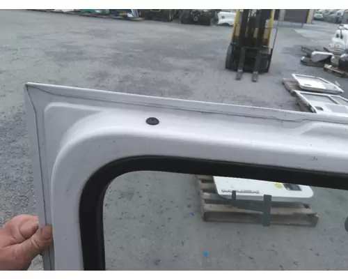 VOLVO VNL DOOR ASSEMBLY, FRONT