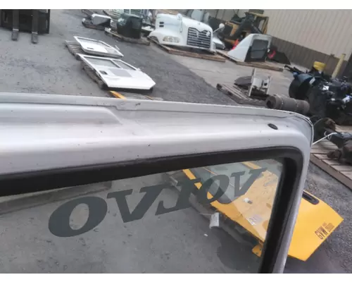 VOLVO VNL DOOR ASSEMBLY, FRONT