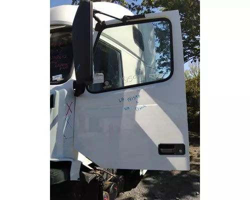 VOLVO VNL DOOR ASSEMBLY, FRONT