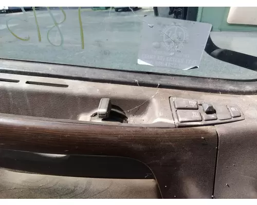 VOLVO VNL DOOR ASSEMBLY, FRONT
