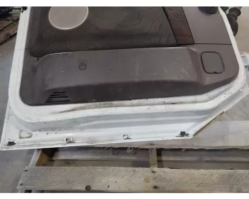 VOLVO VNL DOOR ASSEMBLY, FRONT