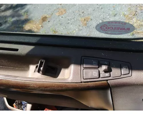 VOLVO VNL DOOR ASSEMBLY, FRONT