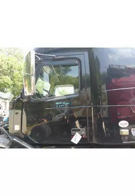 VOLVO VNL DOOR ASSEMBLY, FRONT
