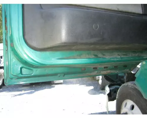 VOLVO VNL DOOR ASSEMBLY, FRONT