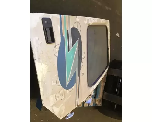 VOLVO VNL DOOR ASSEMBLY, FRONT