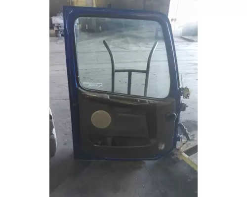 VOLVO VNL DOOR ASSEMBLY, FRONT