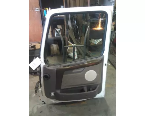 VOLVO VNL DOOR ASSEMBLY, FRONT