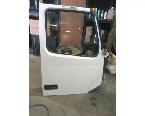 VOLVO VNL DOOR ASSEMBLY, FRONT