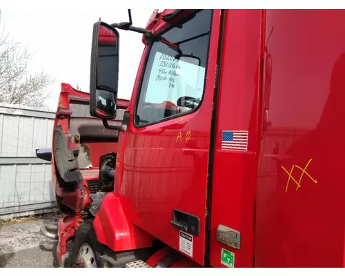 VOLVO VNL DOOR ASSEMBLY, FRONT