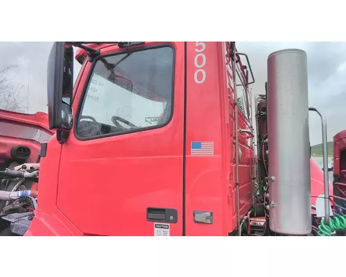 VOLVO VNL DOOR ASSEMBLY, FRONT