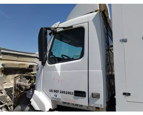 VOLVO VNL DOOR ASSEMBLY, FRONT