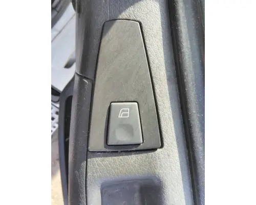 VOLVO VNL DOOR ELECTRICAL SWITCH