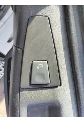 VOLVO VNL DOOR ELECTRICAL SWITCH