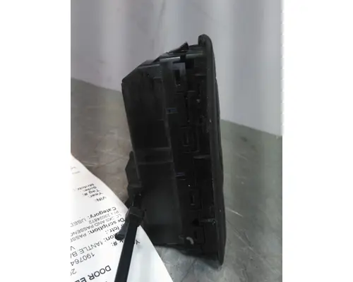 VOLVO VNL DOOR ELECTRICAL SWITCH