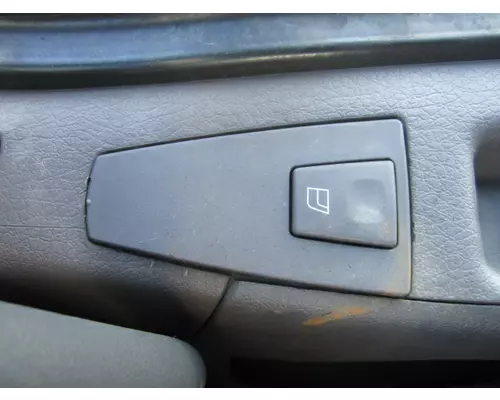 VOLVO VNL DOOR ELECTRICAL SWITCH