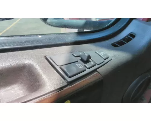 VOLVO VNL DOOR ELECTRICAL SWITCH