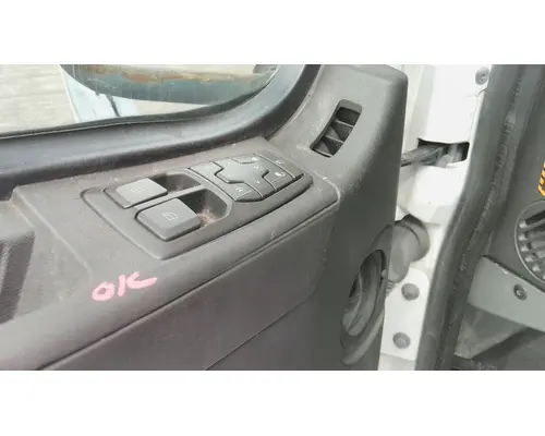 VOLVO VNL DOOR ELECTRICAL SWITCH