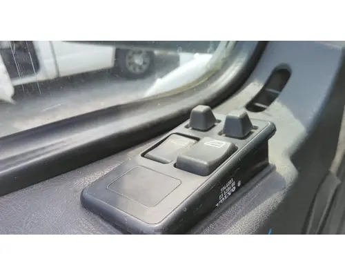 VOLVO VNL DOOR ELECTRICAL SWITCH