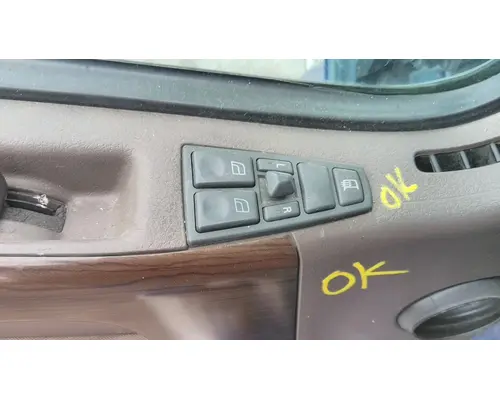 VOLVO VNL DOOR ELECTRICAL SWITCH