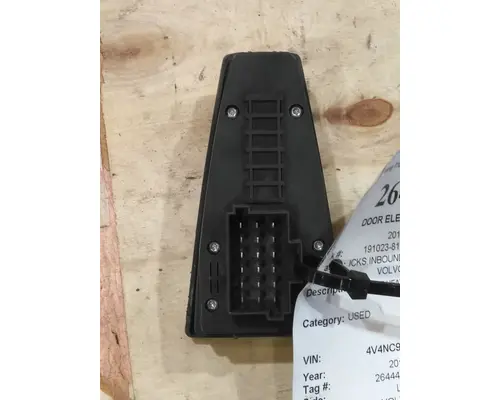 VOLVO VNL DOOR ELECTRICAL SWITCH