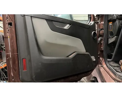 VOLVO VNL DOOR INTERIOR PANEL