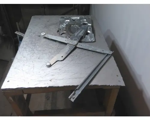 VOLVO VNL DOOR WINDOW REGULATOR