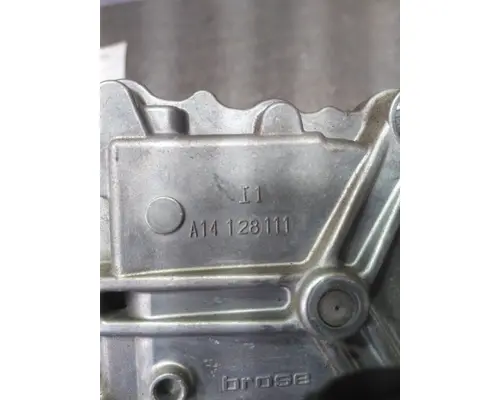 VOLVO VNL DOOR WINDOW REGULATOR