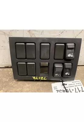 VOLVO VNL Dash / Console Switch