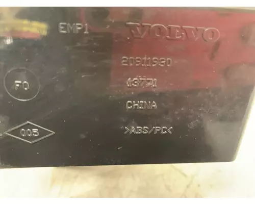 VOLVO VNL Dash  Console Switch