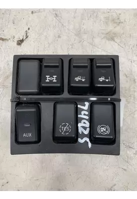 VOLVO VNL Dash / Console Switch