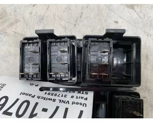VOLVO VNL Dash  Console Switch