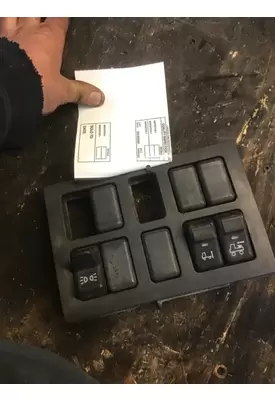 VOLVO VNL Dash / Console Switch