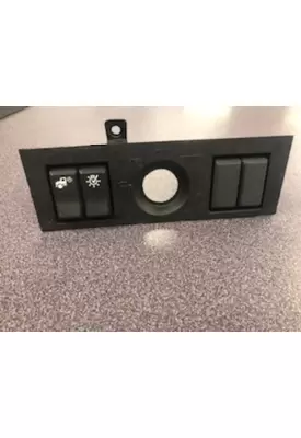 VOLVO VNL Dash/Console Switch