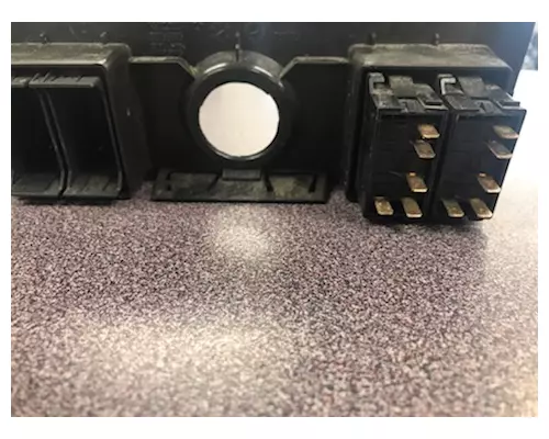 VOLVO VNL DashConsole Switch