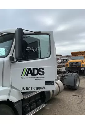 VOLVO VNL Door Assembly, Front