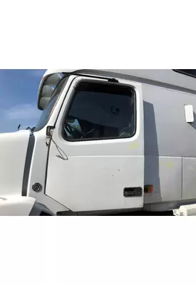 VOLVO VNL Door Assembly, Front