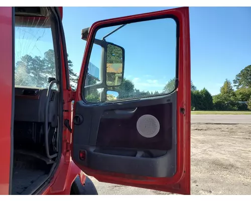 VOLVO VNL Door Assembly, Front