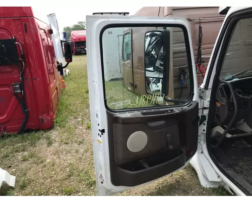 VOLVO VNL Door Assembly, Front