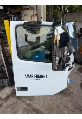 VOLVO VNL Door Assembly, Front