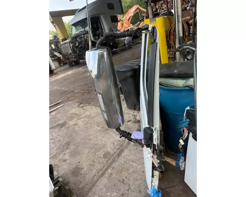 VOLVO VNL Door Assembly, Front